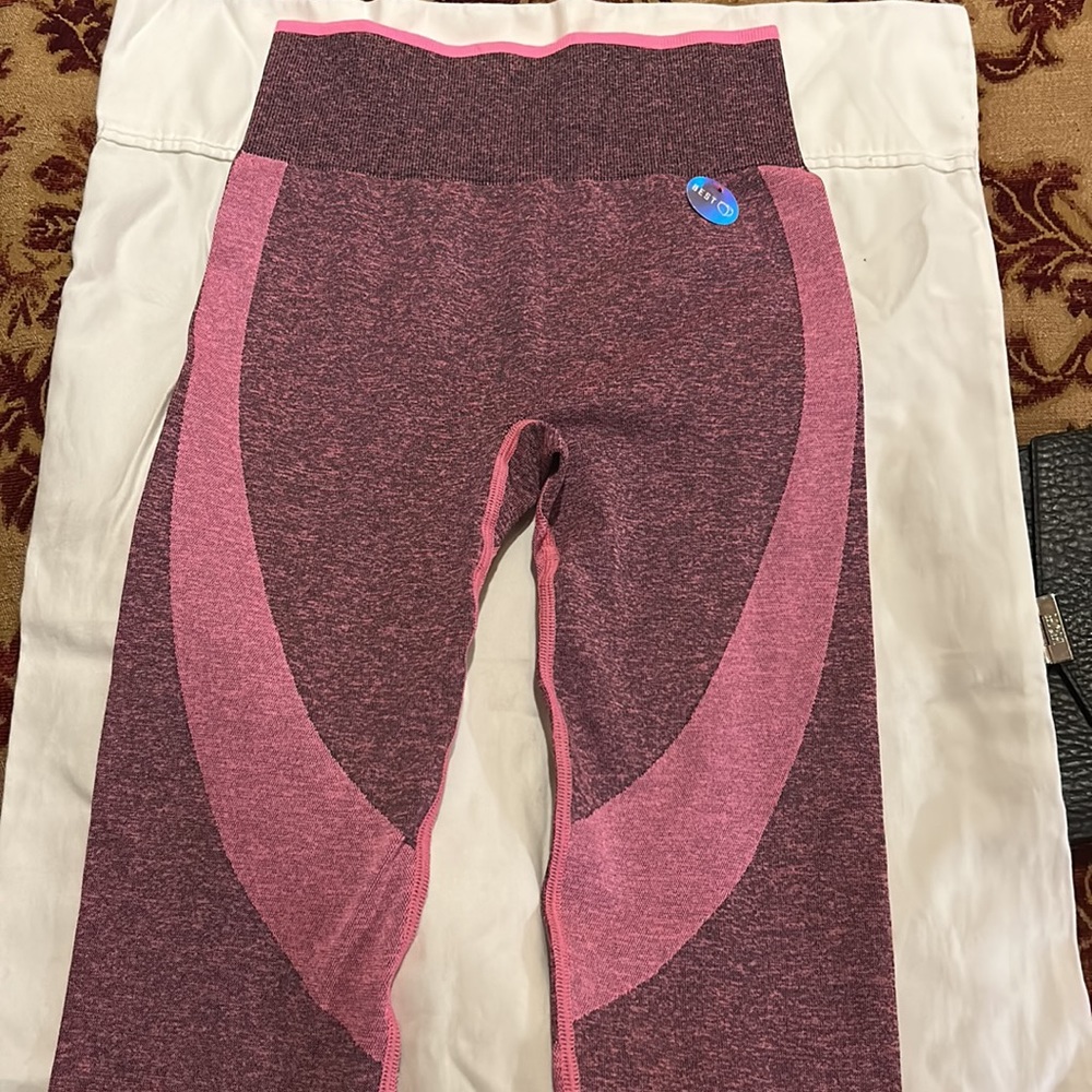 Pink - Picture 4 of 6